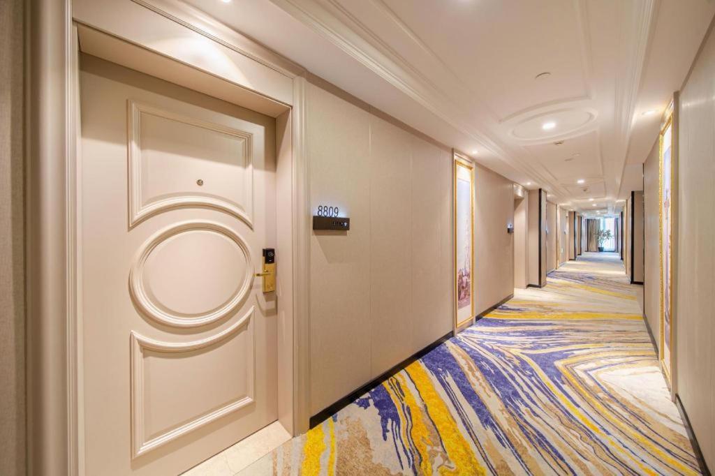 Vienna International Pujiang Hotel