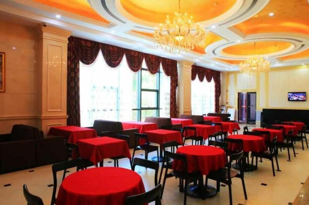 Hotel Vienna International Pujiang 4*